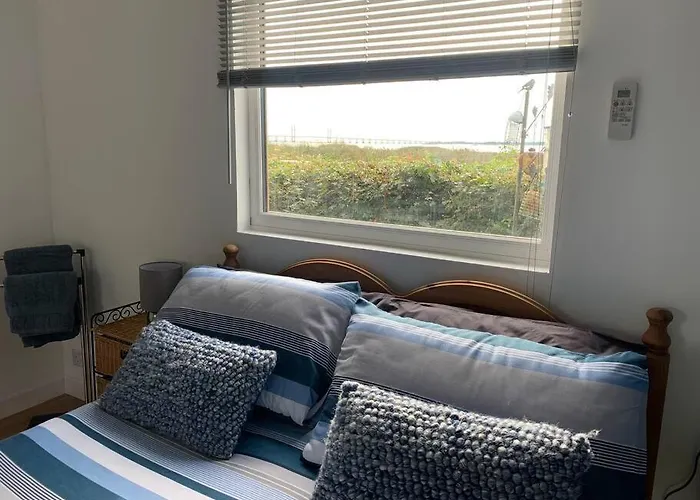 Old Ferry View Apartment